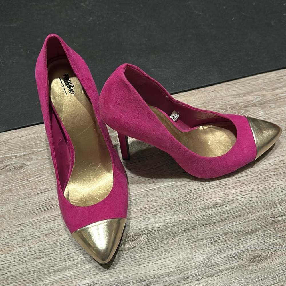 Fuchsia Pumps